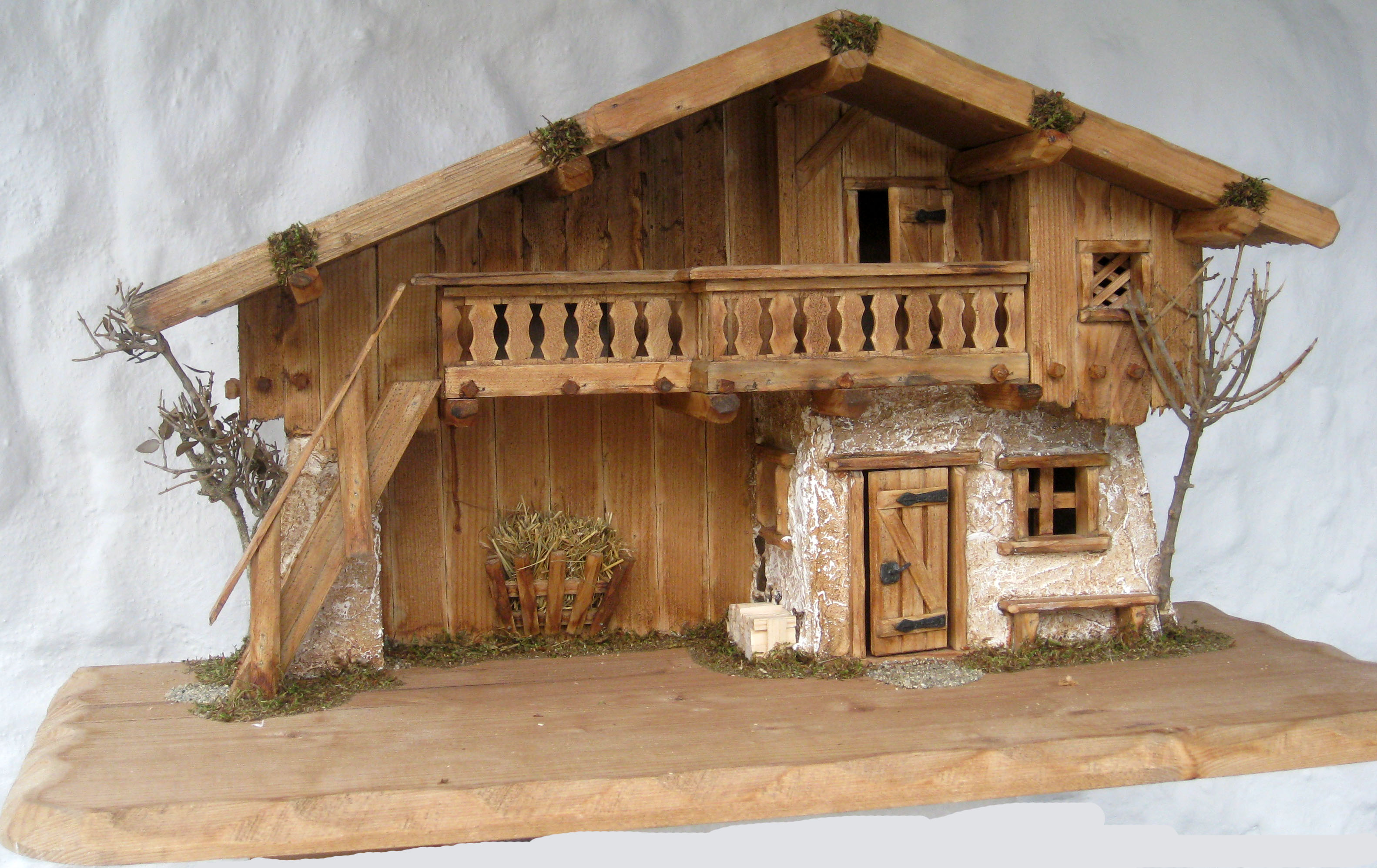 WeihnachtskrippenCenter Krippenställe bayrisch